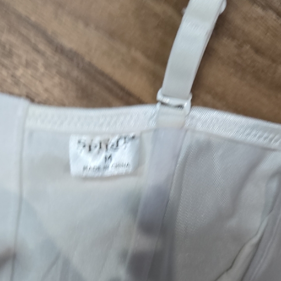 WHITE CLOWN COSTUME CORSET WITH LACE UP FRONT AND RED PUFF ACCENTS SIZE MEDIUM - Picture 8 of 13